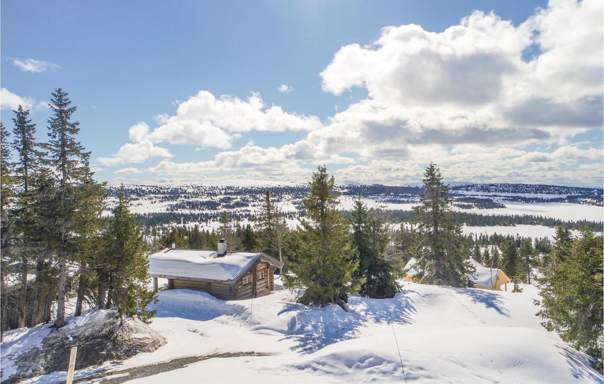 Amazing Home In Sjusjoen With Kitchen Ngoại thất bức ảnh